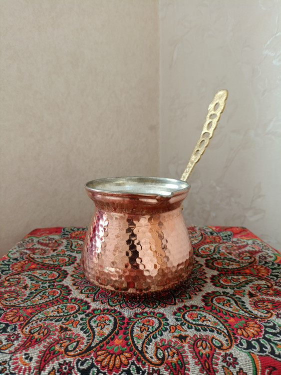 قهوهجوش مسی با گنجایش ۰/۴ لیتر با دسته برنجی و قلع کاری داخل دست ساز زنجان