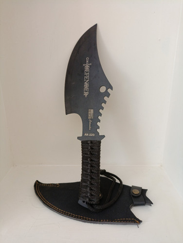 ساطور فولادی بند دار غلافدار مخصوص استفاده در کمپ و طبیعت گردی