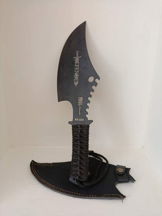 ساطور فولادی بند دار غلافدار مخصوص استفاده در کمپ و طبیعت گردی