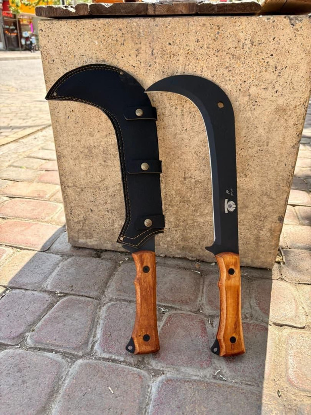 داس فولادی غلافدار