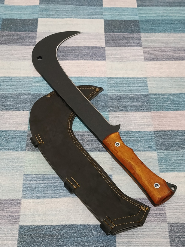 داس فولادی غلافدار