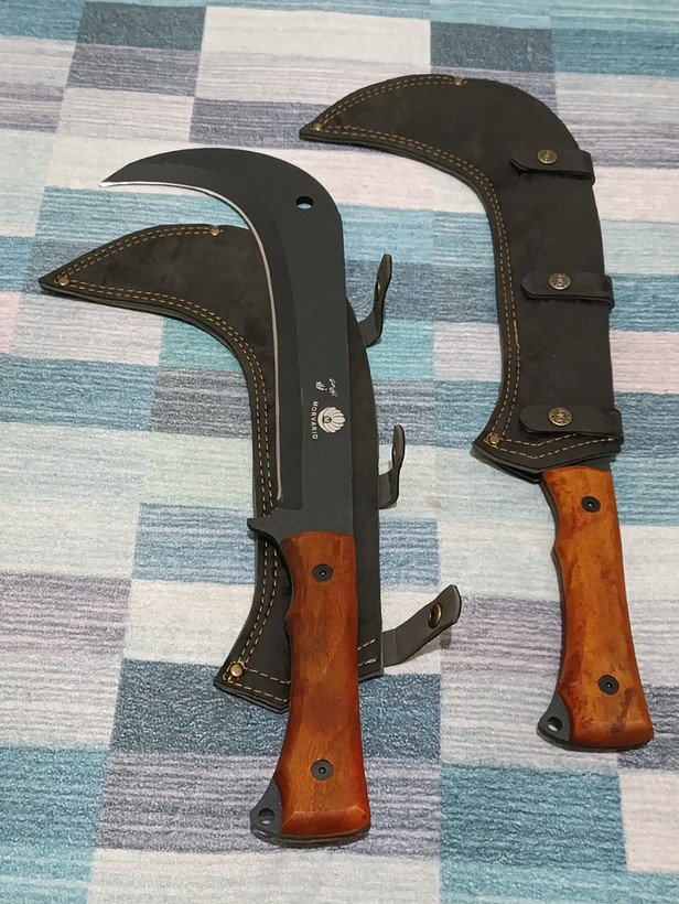 داس فولادی غلافدار