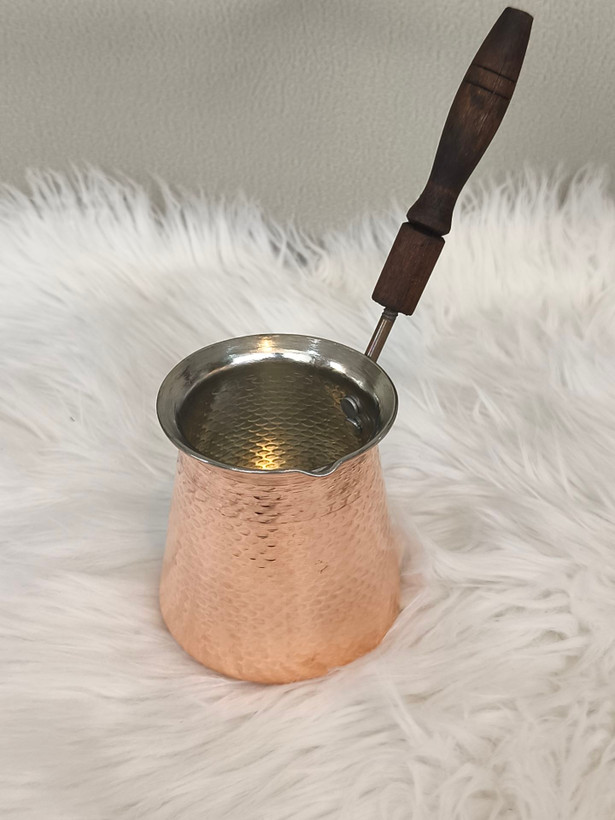 شیرجوش مسی با قلع کاری داخل و دسته چوبی
